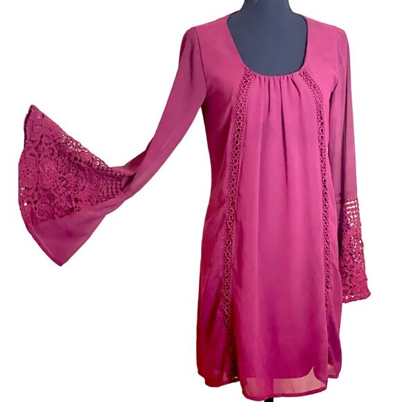 Sequin Hearts Scoop Neck Shift Dress Bell Sleeves Size Medium - Picture 1 of 3